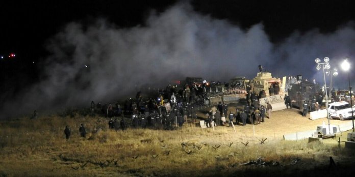 nodapl-standing-rock-freezing-water-cannons-1
